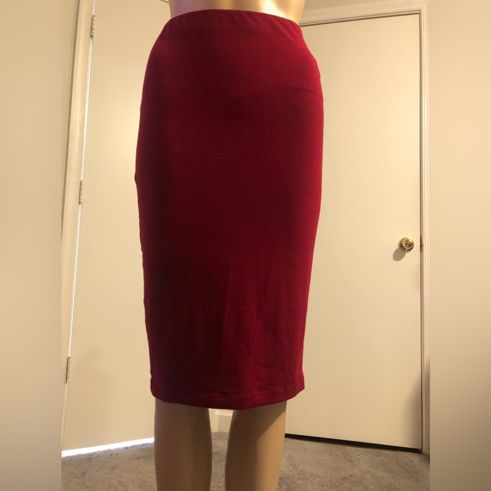 Forever 21 burgundy pencil skirt